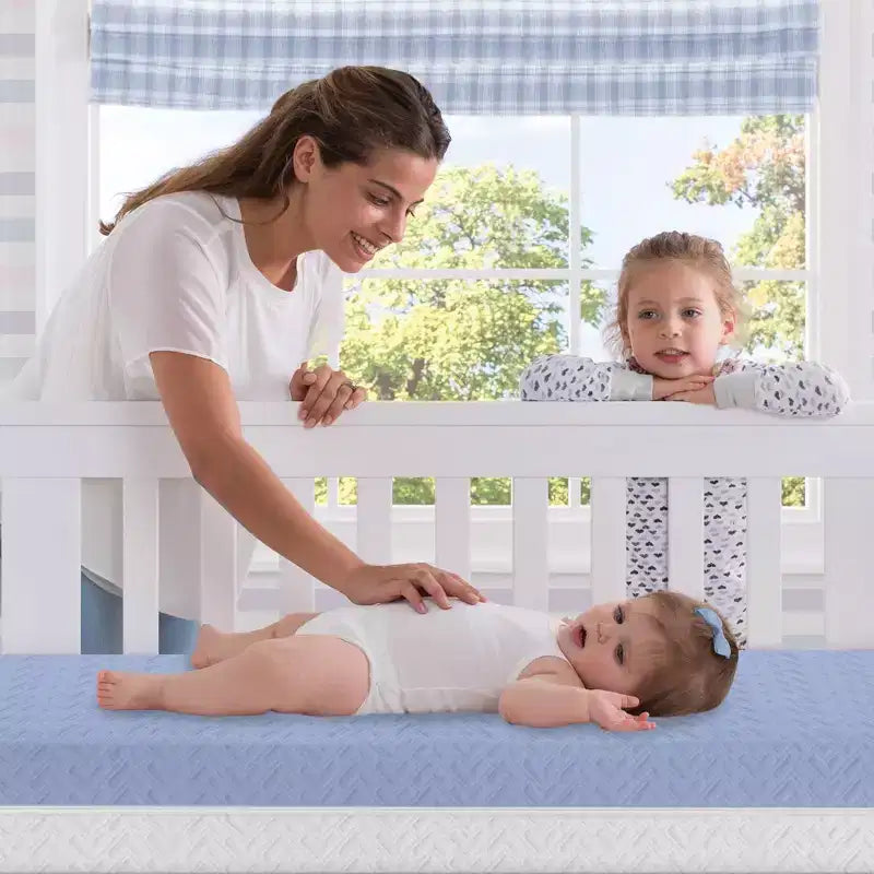 Delta Children Materassino per Culla Mini Traspirante da 10 cm con Cloud Core - Certificazione Greenguard Gold: Sensazione di Fermezza, Design Ibrido, Rivestimento Non Trapuntato