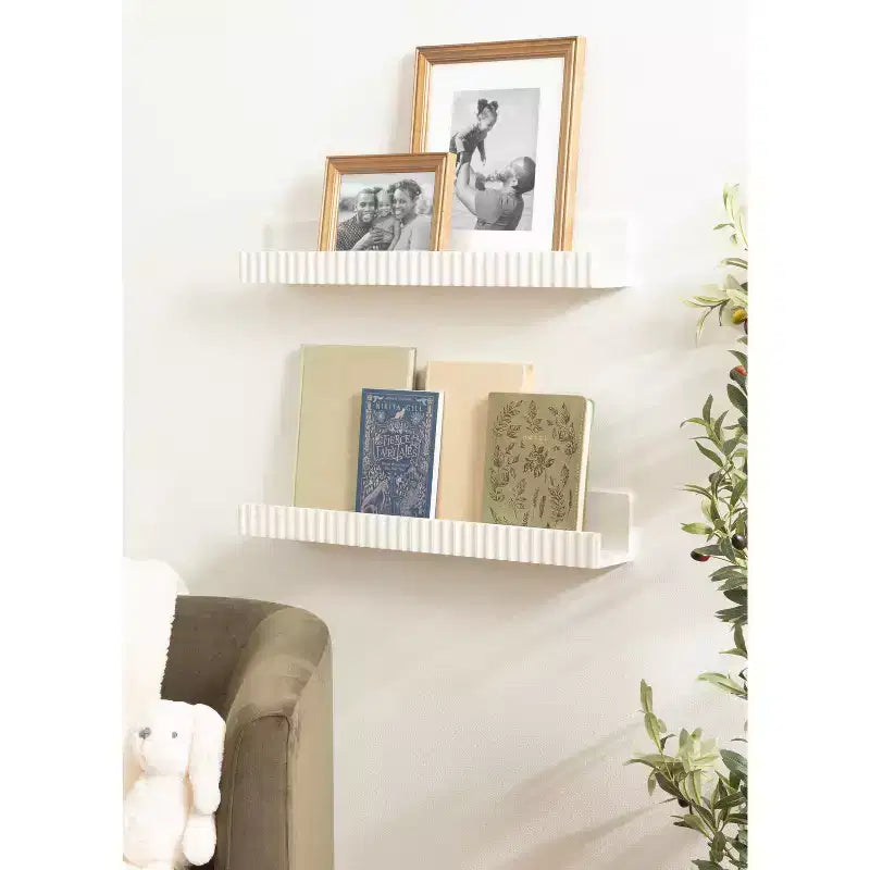 Kate & Laurel All Things Decor Mensole a sporgenza Furrow, Set da 2, Bianche