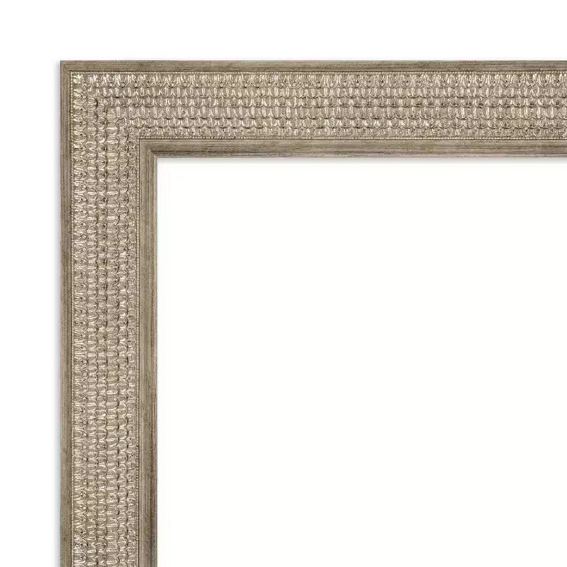 Specchio da parete Amanti Art 44"x33" Trellis in legno argentato non smussato: design moderno, hardware di montaggio incluso