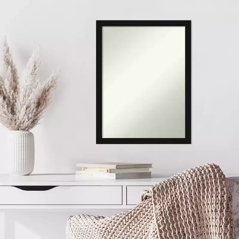 Specchio da parete stretto nero Avon da 20" x 26" senza smussatura - Amanti Art
