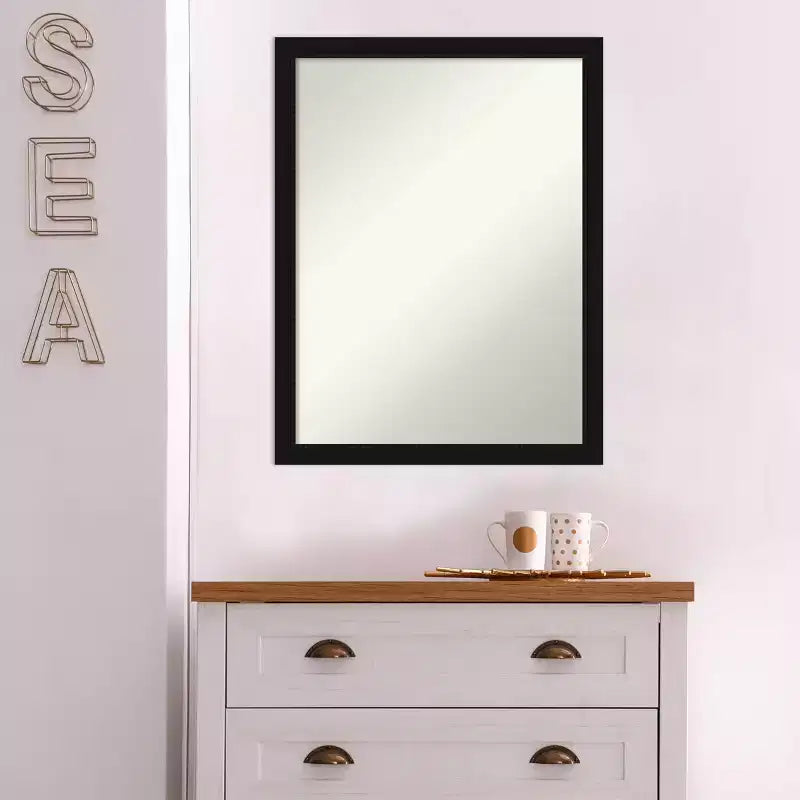 Specchio da parete stretto nero Avon da 20" x 26" senza smussatura - Amanti Art