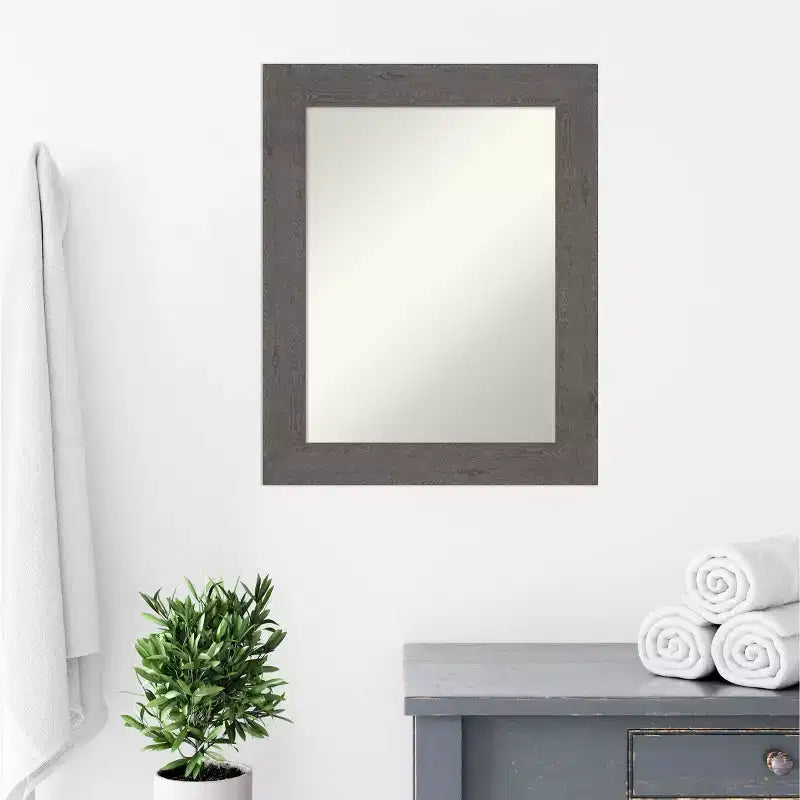 Specchio da parete per bagno Amanti Art con assi rustiche grigie, senza smussatura, 61 x 76 cm: Rettangolare, cornice in polistirene, montaggio a parete