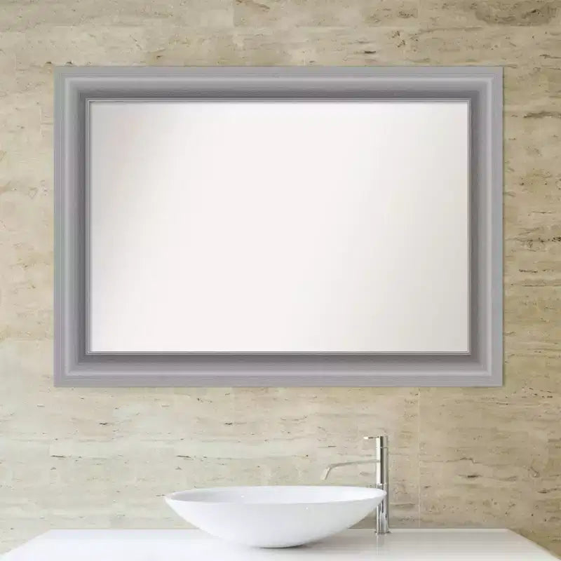 Specchio da parete Amanti Art 42" x 30" in nichel lucido, con bordo piatto, modello Peak: Include l'hardware per il montaggio
