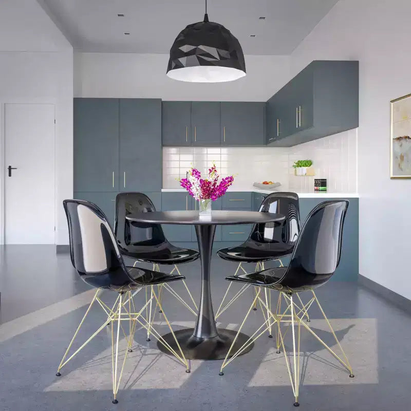 LeisureMod Cresco Sedie da pranzo moderne in acrilico (set da 4) Base cromata dorata Eiffel, eleganti sedie d'accento per sale da pranzo e cucine contemporanee
