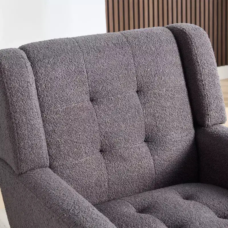 Poltrona moderna con bottoni Okak, poltrona da soggiorno imbottita con braccioli e gambe in legno nero, ergonomica per camera da letto