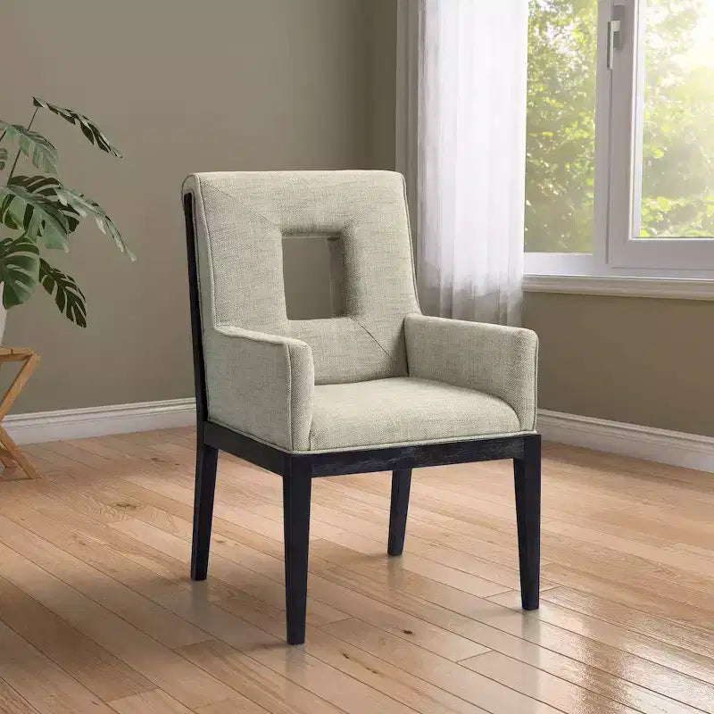 Meridian Furniture, sedia da pranzo con braccioli in tessuto testurizzato di lino Gwendolyn