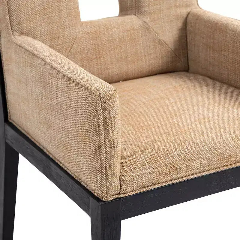 Meridian Furniture, sedia da pranzo con braccioli in tessuto testurizzato di lino Gwendolyn