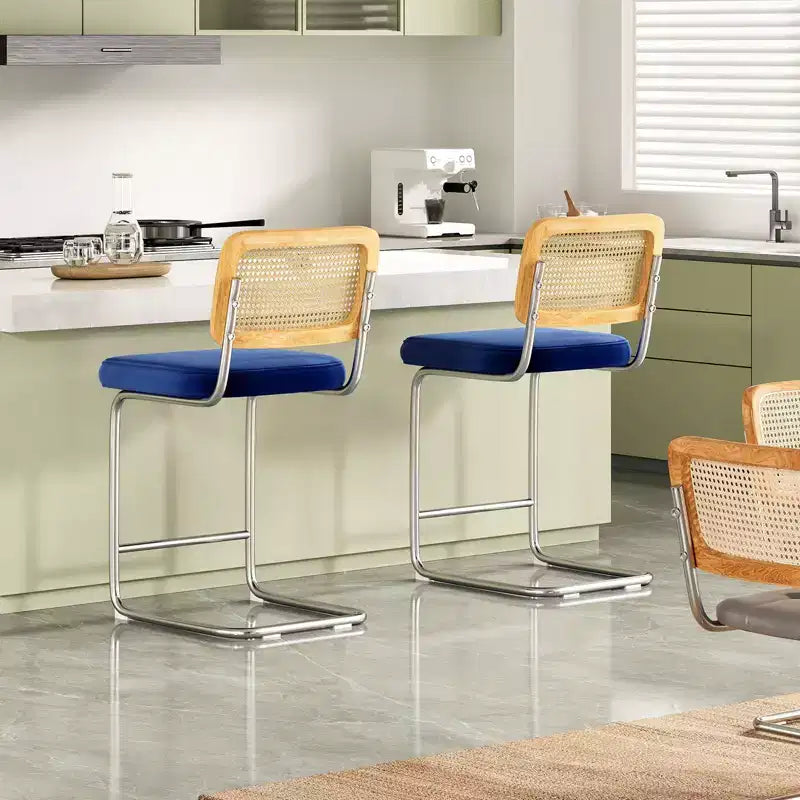 PexFix 2 sgabelli da bar altezza bancone imbottiti in velluto con schienale in rattan, 61 cm, senza braccioli, per isola cucina, blu reale