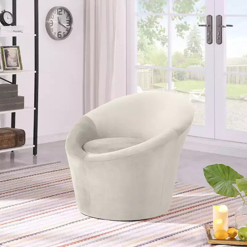 Meridian Furniture, Poltrona occasionale in velluto Tristan