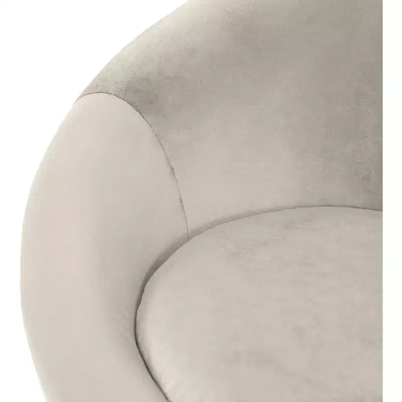 Meridian Furniture, Poltrona occasionale in velluto Tristan