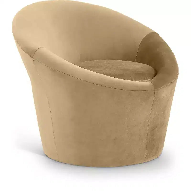 Meridian Furniture, Poltrona occasionale in velluto Tristan