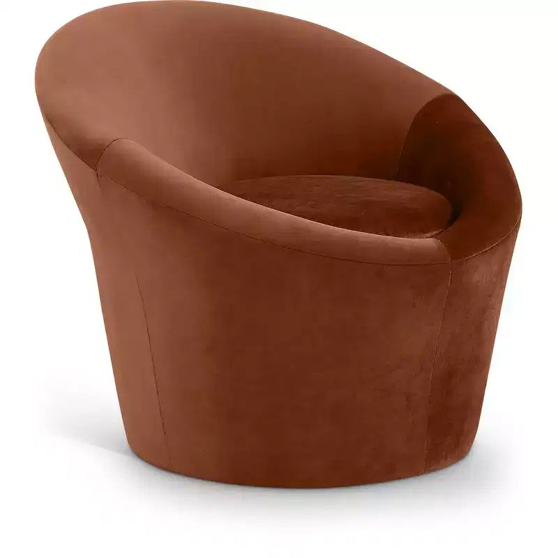 Meridian Furniture, Poltrona occasionale in velluto Tristan