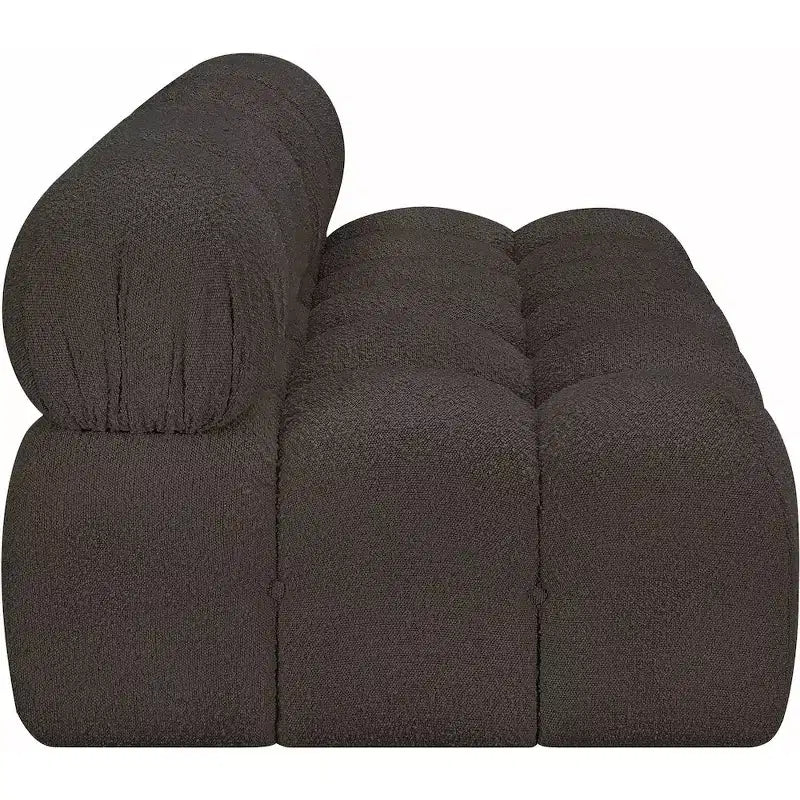 Meridian Furniture, divano modulare in tessuto Bouclé Ames