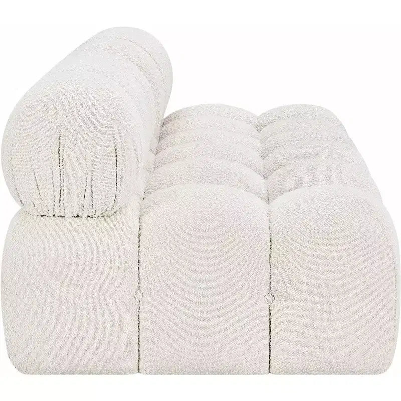 Meridian Furniture, divano modulare in tessuto Bouclé Ames
