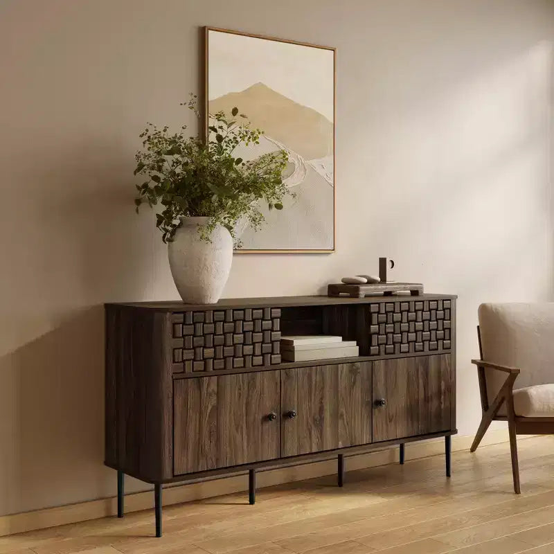 Credenza LuxenHome in legno lavorato rovere scuro con 3 ante a trama intrecciata e 2 ante scorrevoli