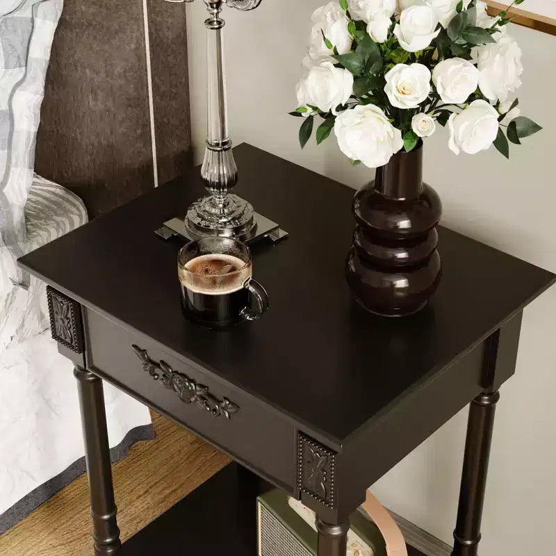 Comodino Elegante con Cassetto e Ripiano Inferiore – Tavolino da Notte Raffinato, Bianco o Nero