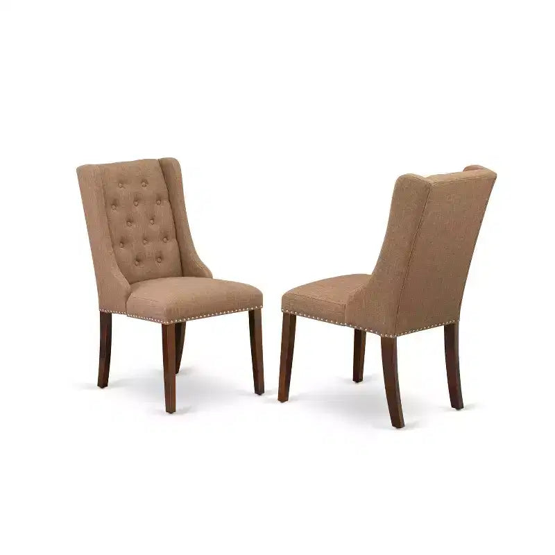 Tavolo da pranzo HomeStock 5 pezzi con piano in legno massello finitura mogano e 4 sedie Parson