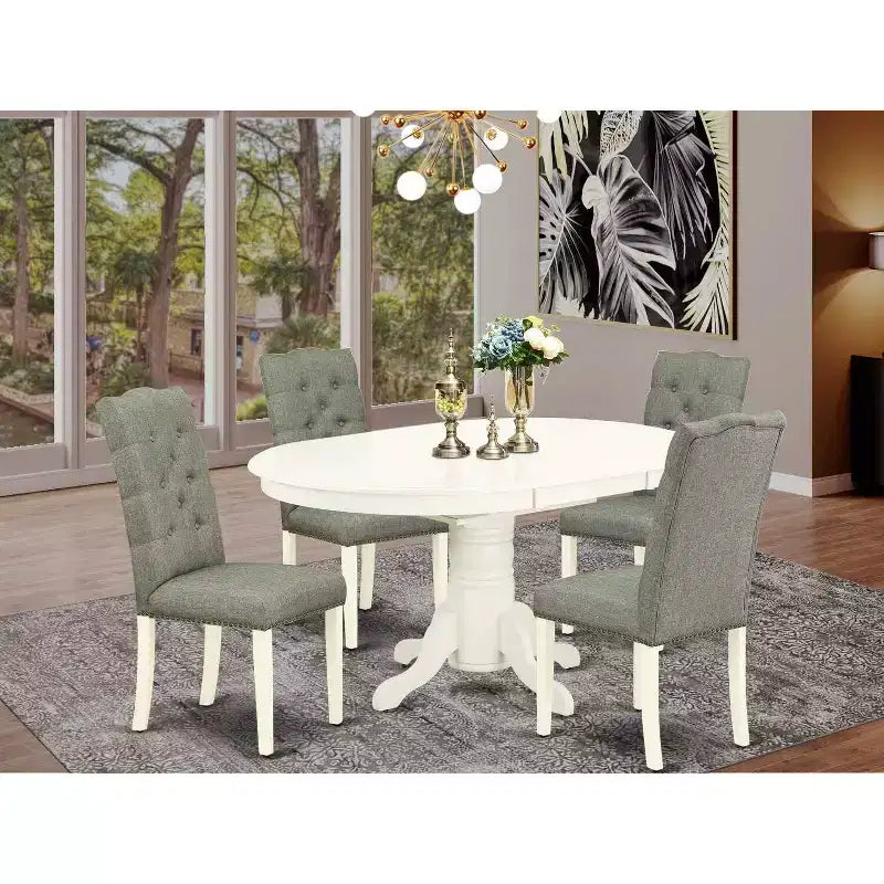 HomeStock Tavolo da pranzo ovale a 5 pezzi con piano in legno massello con finitura lino bianco con 4 sedie Parson e prolunga a farfalla
