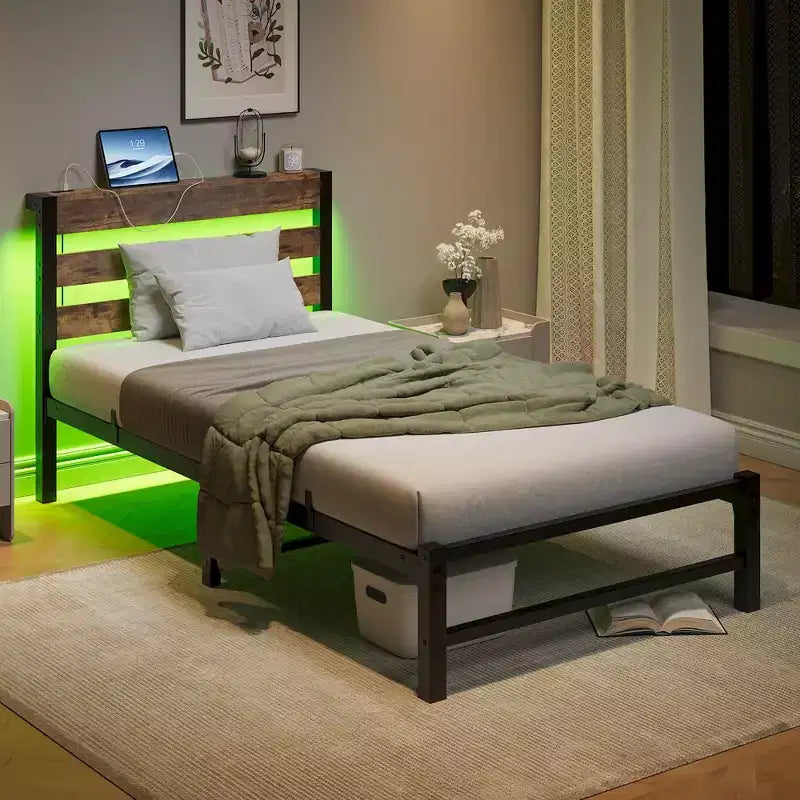 Struttura letto moderna con testiera contenitore, luci RGB e stazione di ricarica