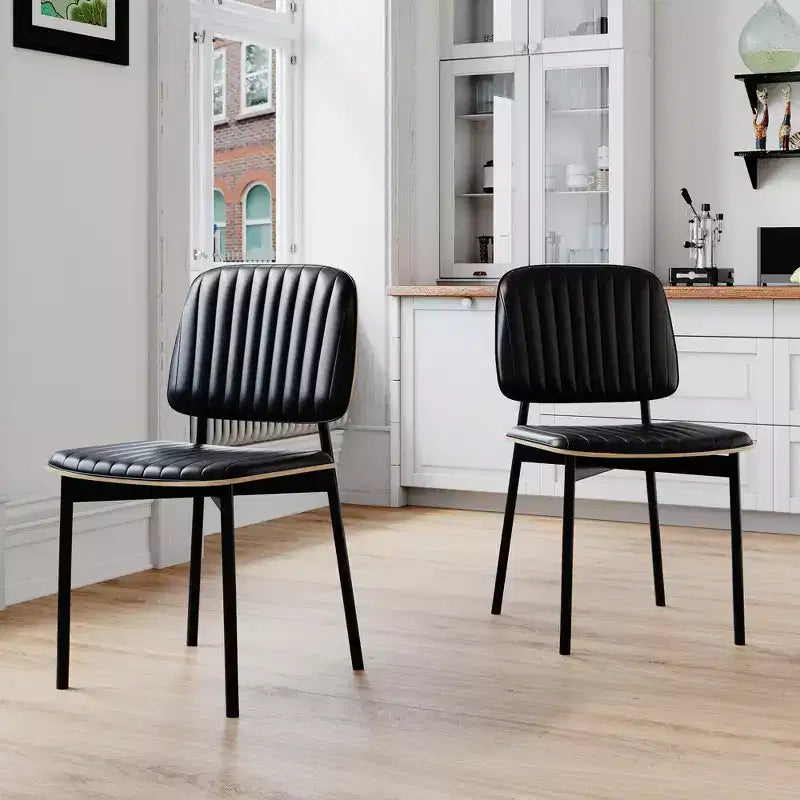Sedia da pranzo Luck Live Farmhouse, schienale e seduta imbottiti in pelle, elegante sedia laterale per cucina, sala da pranzo, soggiorno, nero