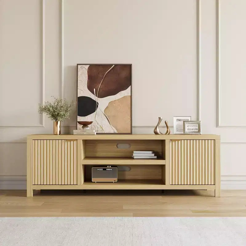 Mobile TV scanalato per 80 pollici, mobile TV moderno con contenitore, mobile console multimediale in legno con anta scanalata e maniglia dorata, rovere naturale