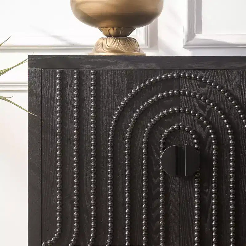 GDFStudio Modern 59, Credenza con Accenti Nailhead, 4 Ante e 2 Ripiani Regolabili