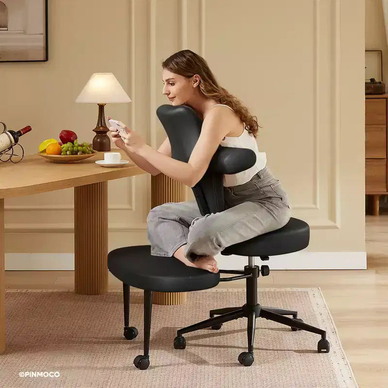 Sedia da ufficio ergonomica per seduta all'indietro con poggiapiedi retrattile e altezza regolabile