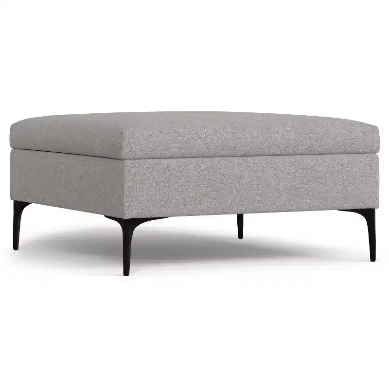 Lilah Poggiapiedi Contenitore Contemporaneo Quadrato Mid Century Largo 91 cm con Coperchio Sollevabile in Lino di Poliestere