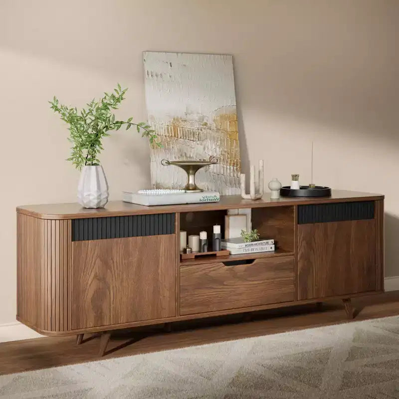 Modern TV Stand da 55 pollici per TV fino a 65 pollici, Consolle multimediale scanalata con cassetto e stazione di ricarica, Mobile TV in legno in stile Mid-Century per soggiorni