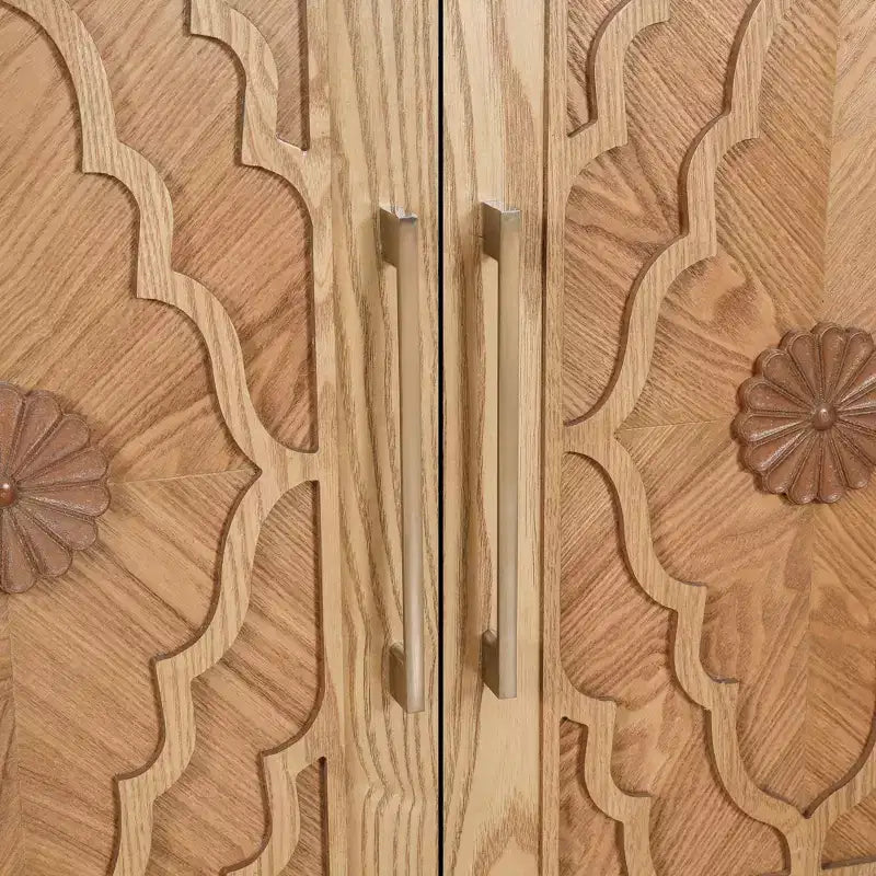 Clihome 63 Mobile Contenitore Grande con Maniglia in Metallo, Ante Intagliate a Fiori, Credenza Consolle Moderna in Legno con Ripiani Regolabili