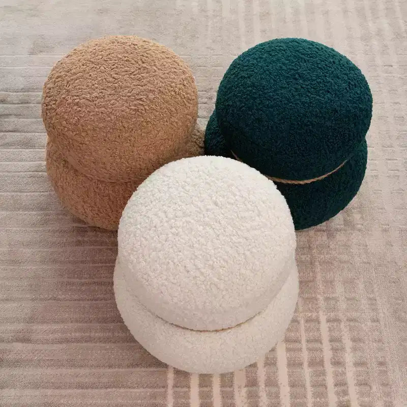 TUYOHW Poggiapiedi Rotondo a Forma di Pupazzo di Neve Imbottito, Carino Sgabello in Lana di Agnello per Toeletta con Struttura in Legno, Panca Porta Scarpe per Soggiorno, Camera da Letto, Ingresso