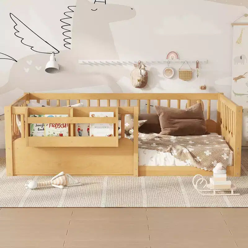 Struttura letto a pavimento Montessori per bambino, in legno, gemello/pieno/king, con recinzione rialzata e libreria, a basso profilo - ModernLuxe