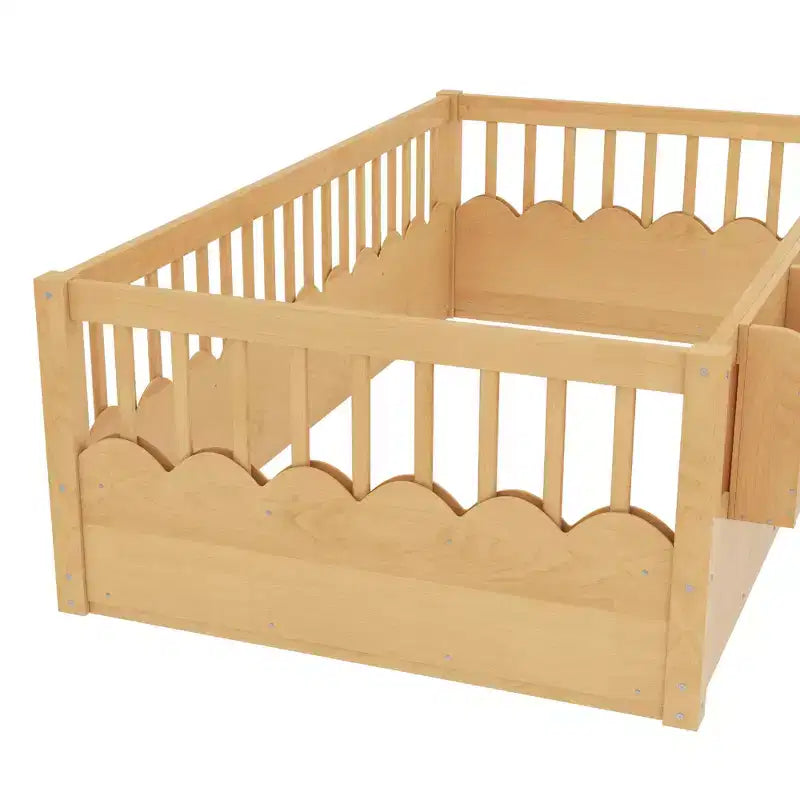 Struttura letto a pavimento Montessori per bambino, in legno, gemello/pieno/king, con recinzione rialzata e libreria, a basso profilo - ModernLuxe