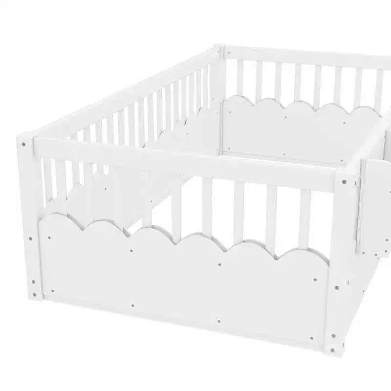 Struttura letto a pavimento Montessori per bambino, in legno, gemello/pieno/king, con recinzione rialzata e libreria, a basso profilo - ModernLuxe