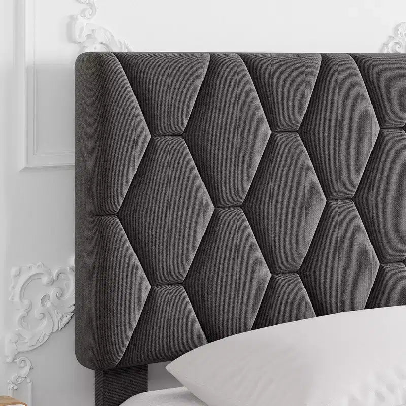 Struttura letto moderna imbottita con testiera regolabile, piattaforma resistente, supporto robusto con doghe in legno, silenziosa, non necessita di rete a molle.