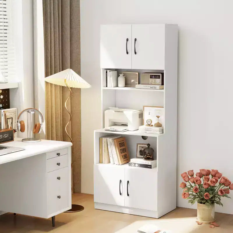 Mobile dispensa da cucina Costway con stazione di ricarica, ripiani regolabili e ante, bianco