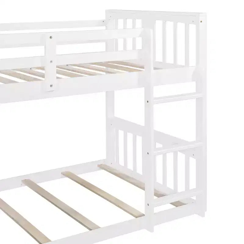 Letto a castello basso in legno Luxystar Twin over Twin con scivolo reversibile per la cameretta dei bambini