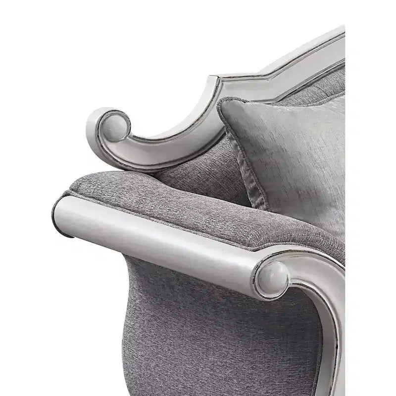 Divano Florian 71" in tessuto grigio e finitura bianco antico - Acme Furniture