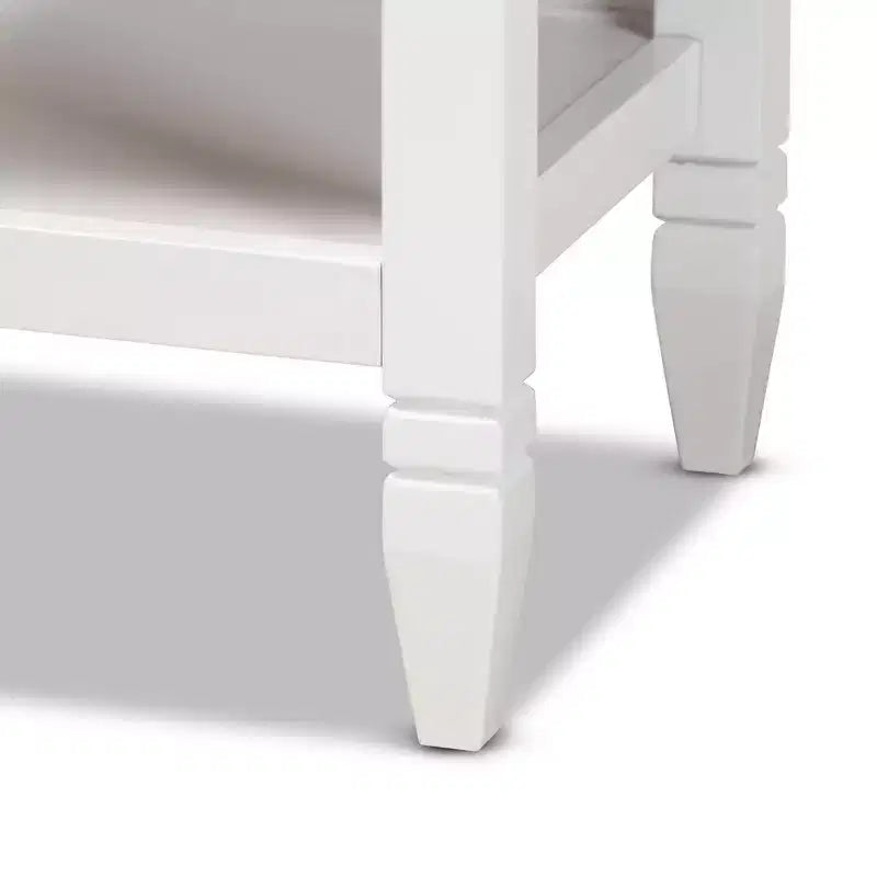 Comodino camera da letto 1 cassetto Naomi in legno bianco/oro - Baxton Studio: Comodino glamour con pomello e ripiano color oro