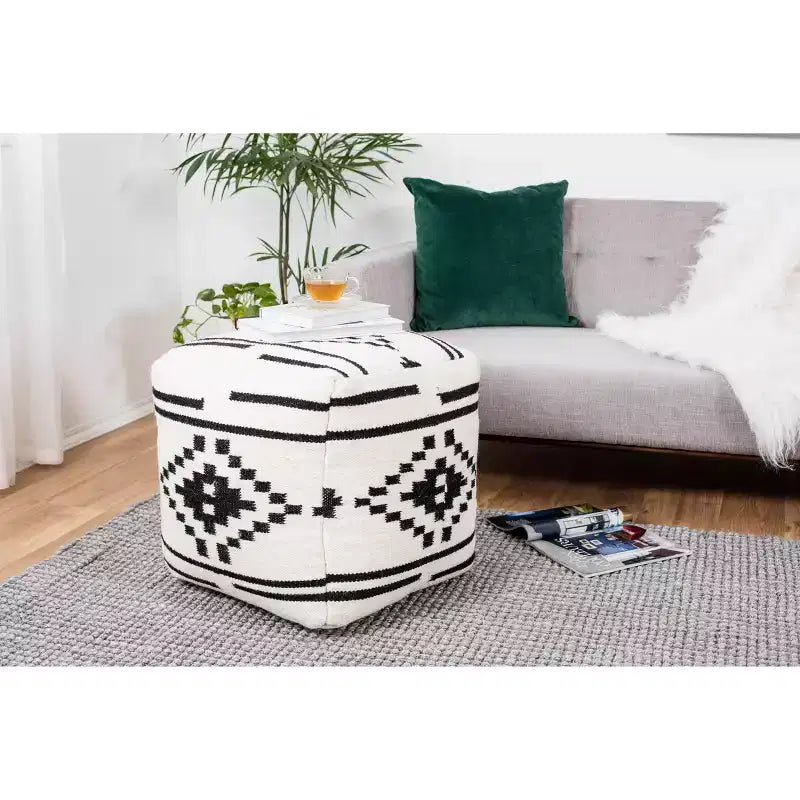 Noir Noor Pouf Nero/Bianco Geometrico - Anji Mountain: Lavorazione Artigianale, Quadrato, Lana e Cotone