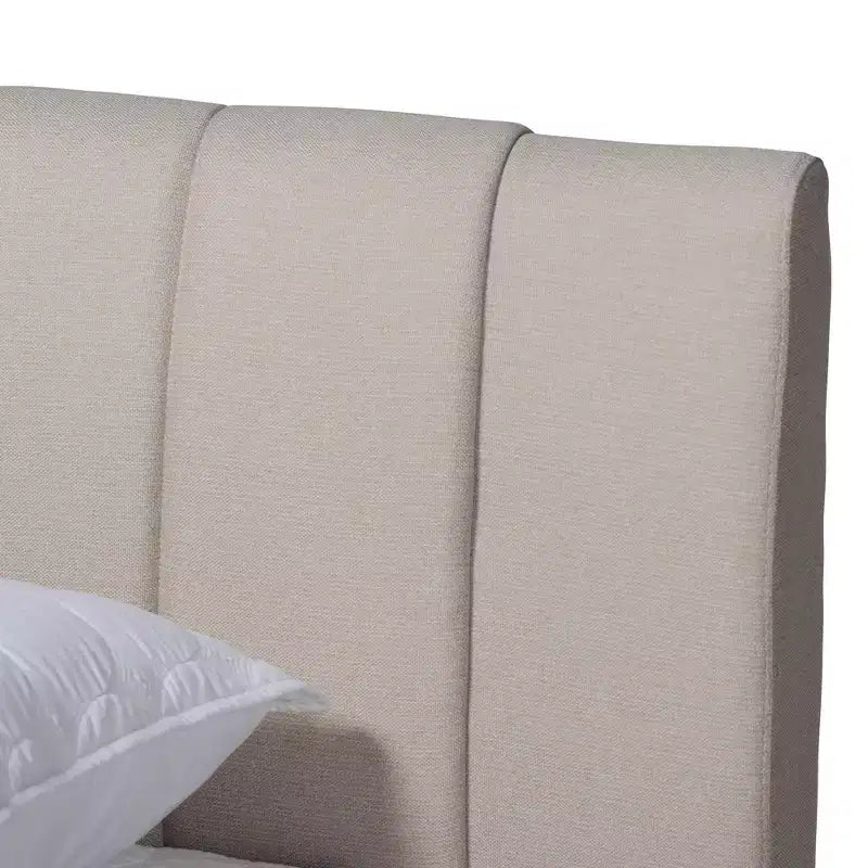 Baxton Studio King Brita Letto a Piattaforma in Noce Beige: Moderno Telaio Imbottito con Testiera