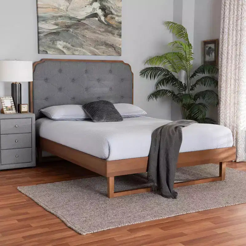 Baxton Studio King Roald Letto a piattaforma in tessuto e legno Grigio/Marrone Noce