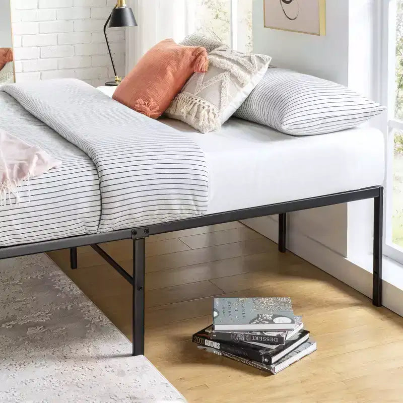 18 Classic Metal Platform Bed Frame Nero - Mellow