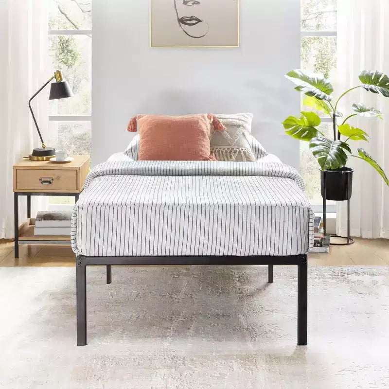 18 Classic Metal Platform Bed Frame Nero - Mellow