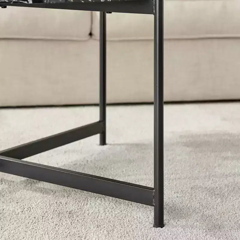 Tavolino rotondo da caffè Danya B. con finitura in marmo da 35".