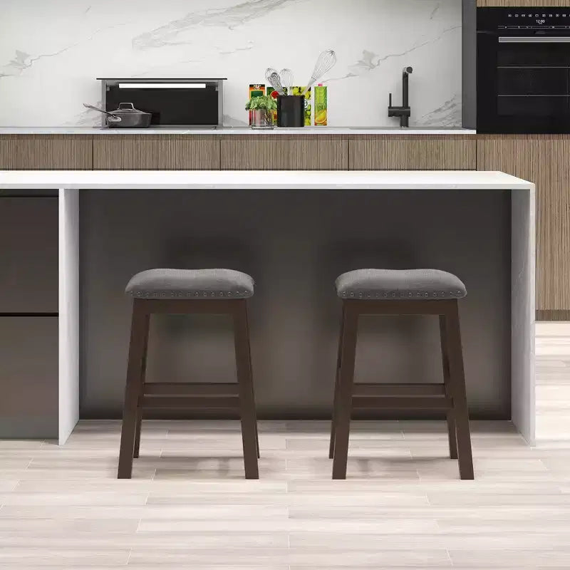Costway Set di 2 Sgabelli da Bar Imbottiti con Seduta a Sella, Sedie da Pranzo da 62 cm con Gambe in Legno, Grigio