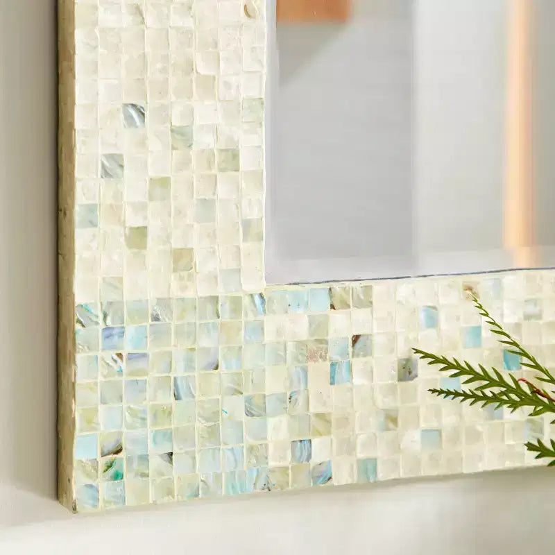 Specchio da Parete Mosaico Artigianale in Madreperla con Angoli Blu Crema - Olivia & May