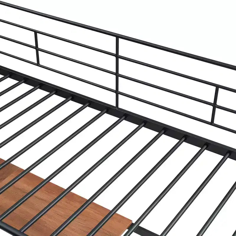 Letto a soppalco matrimoniale in metallo con scrivania e griglia metallica, elegante letto con struttura in metallo, scala contenitore e armadio - ModernLuxe