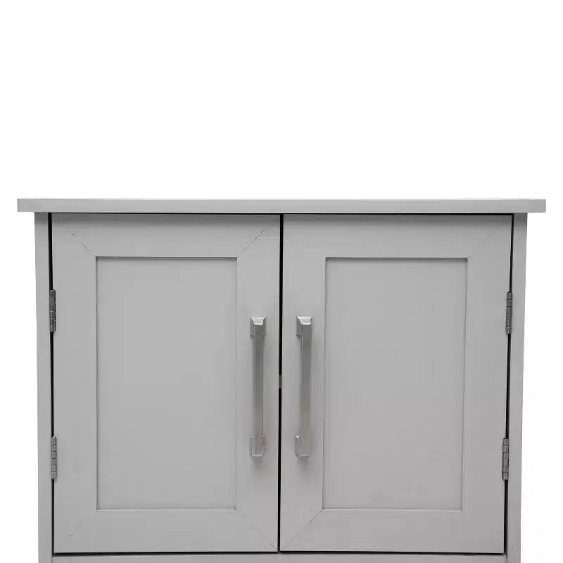 Pensile da bagno Merrick Lane con ripiano regolabile, ripiano inferiore aperto e ante con chiusura magnetica