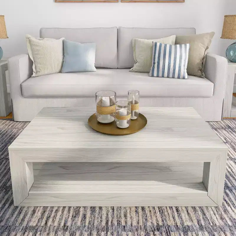 Tavolino da salotto rettangolare moderno Plank+Beam 40 con ripiano, Tavolo in legno massiccio con contenitore